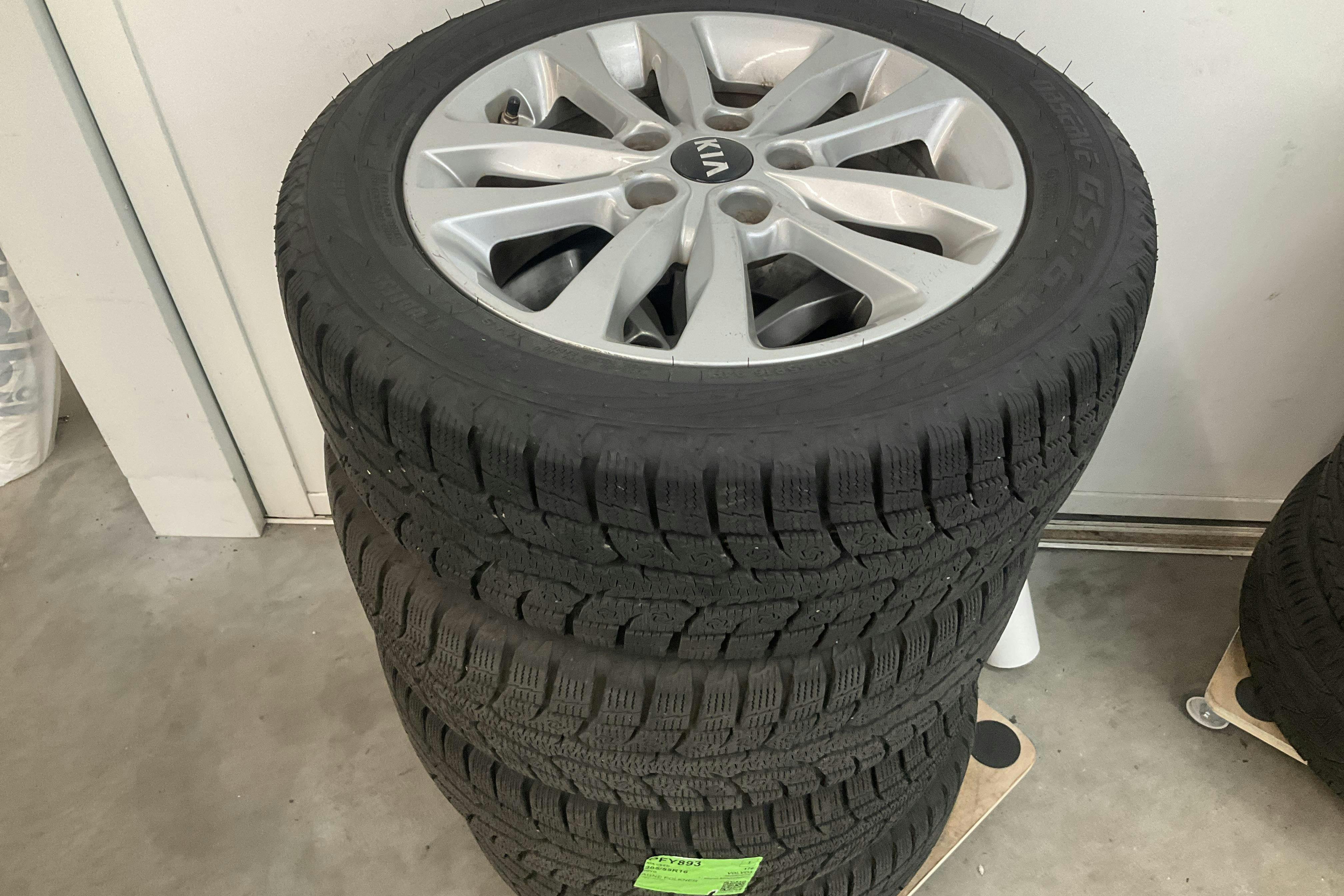Vehicle Image 11
