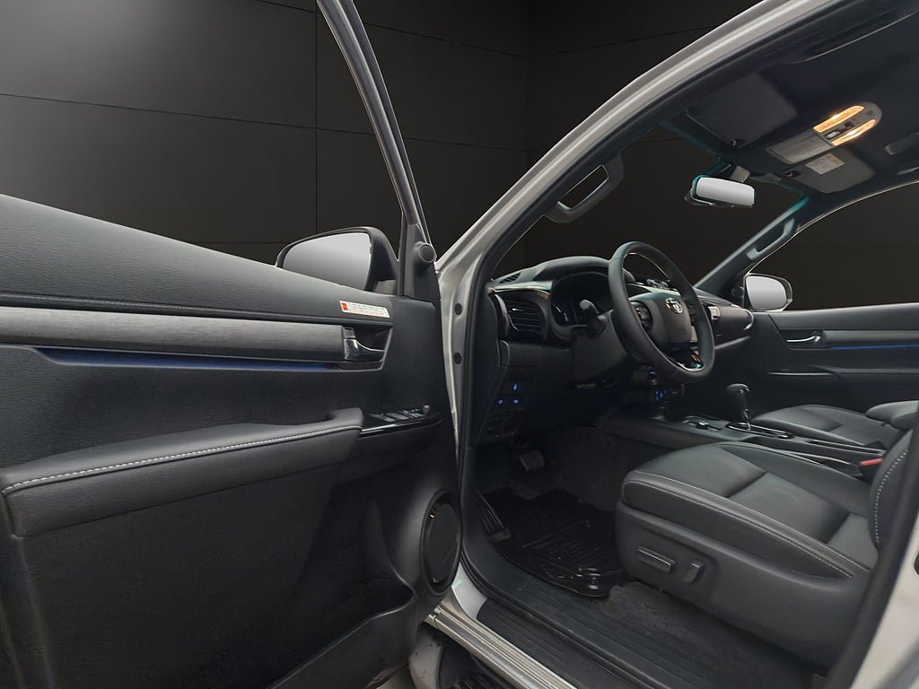 Vehicle Image 14