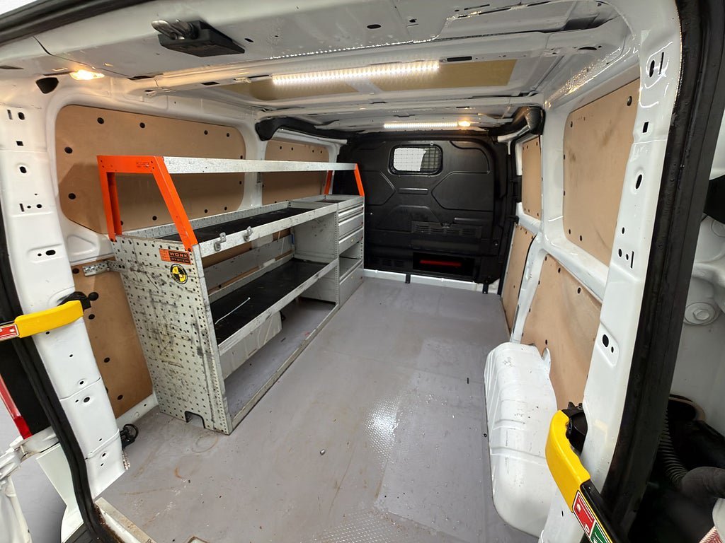 Vehicle Image 12