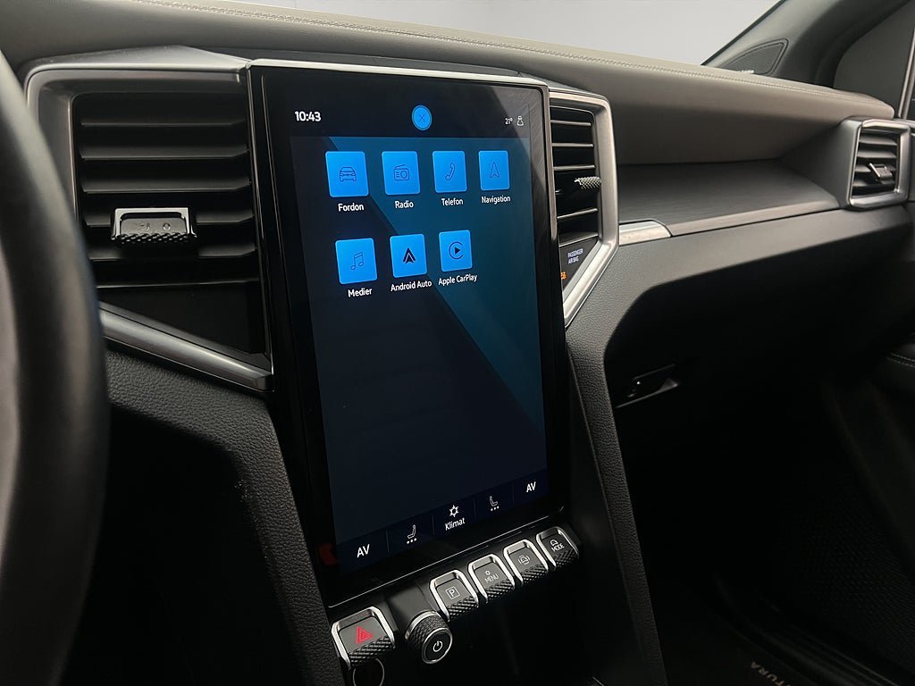 Vehicle Image 25