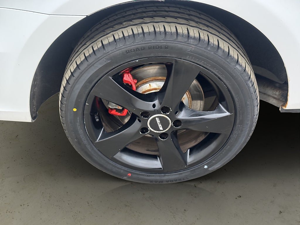 Vehicle Image 35