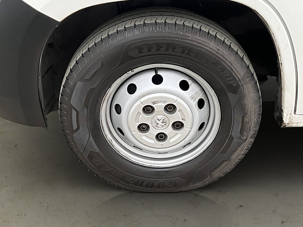Vehicle Image 23