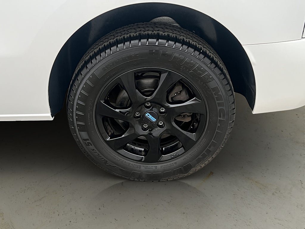 Vehicle Image 30
