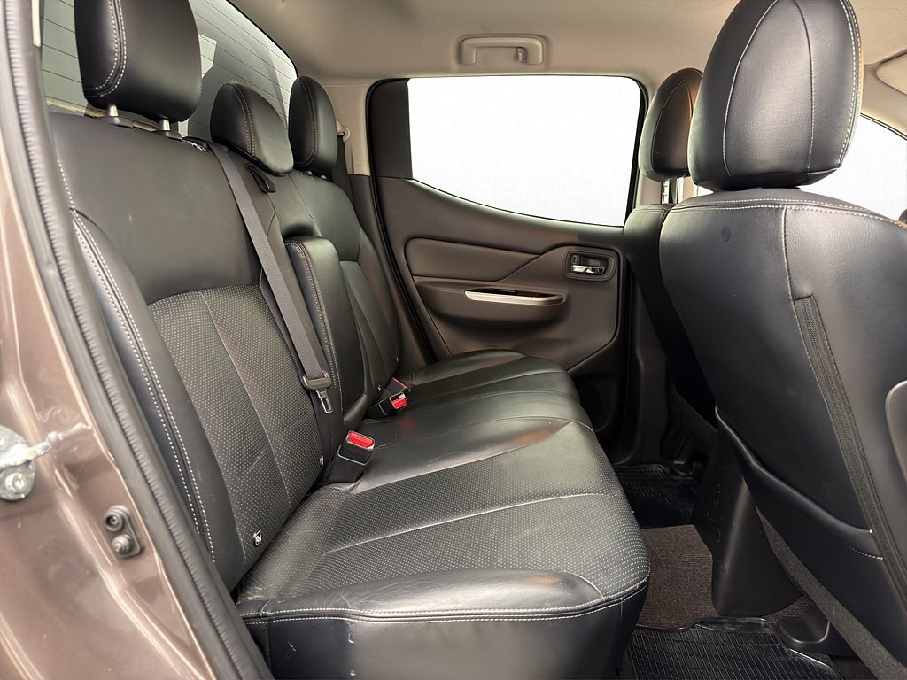 Vehicle Image 31