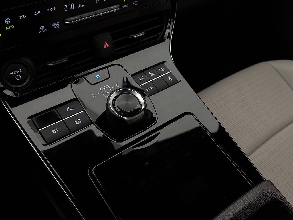 Vehicle Image 24