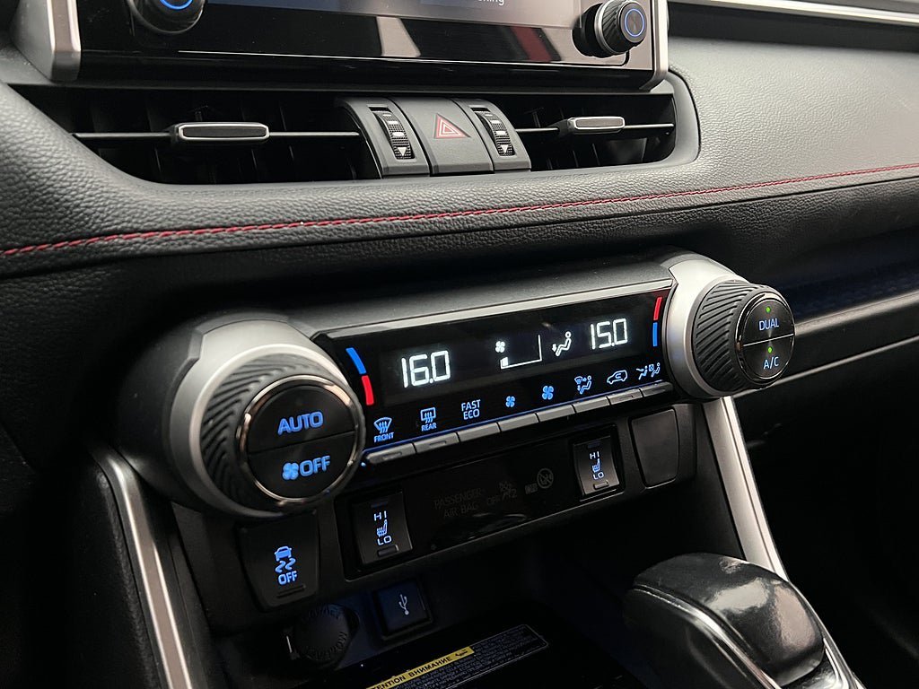 Vehicle Image 21