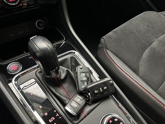 Vehicle Image 26