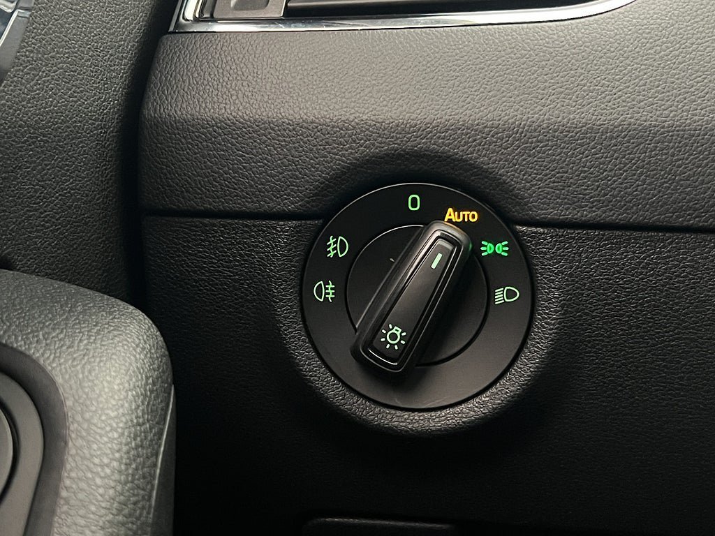 Vehicle Image 28