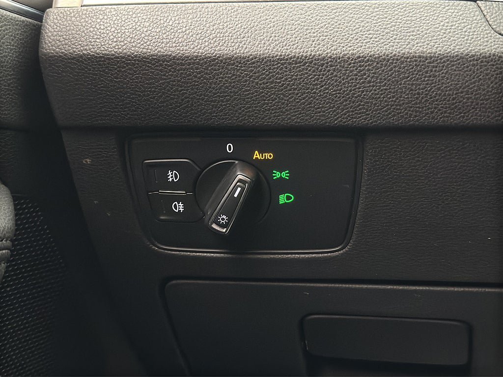 Vehicle Image 29