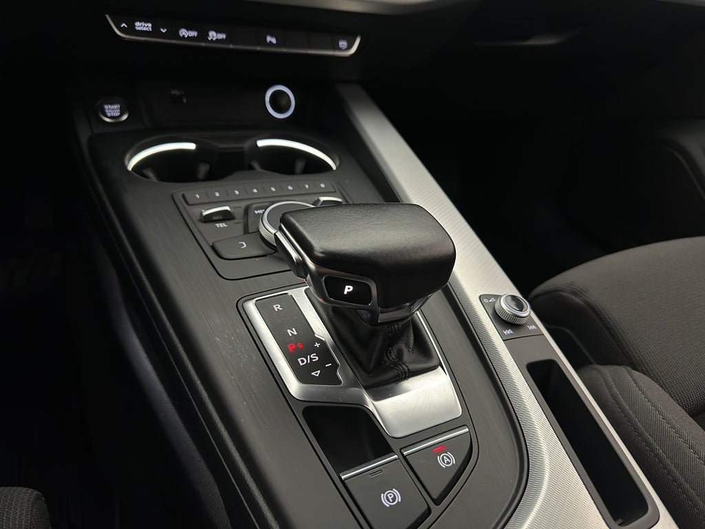 Vehicle Image 21