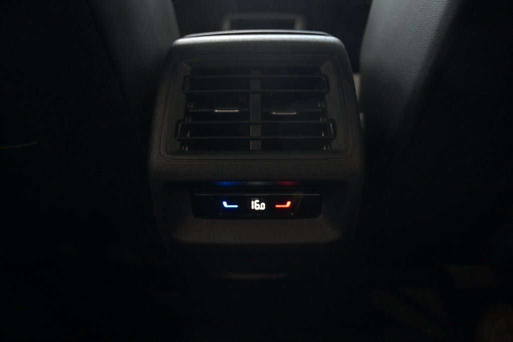 Vehicle Image 24