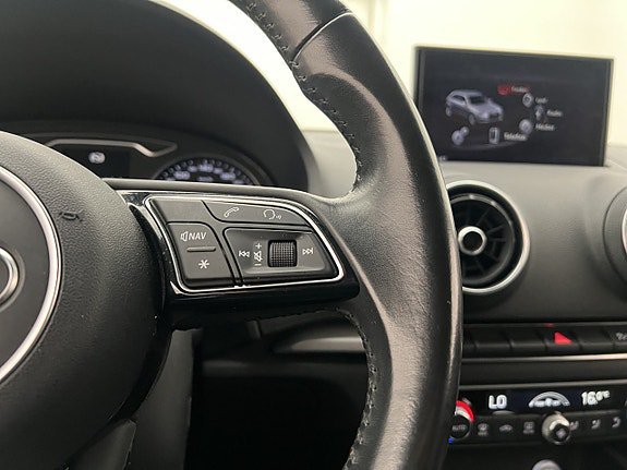 Vehicle Image 27