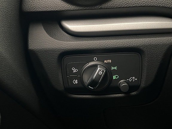 Vehicle Image 29