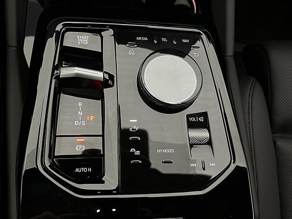 Vehicle Image 27