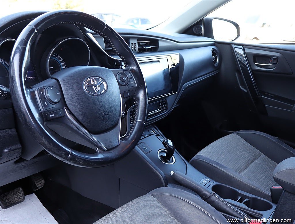 Vehicle Image 9