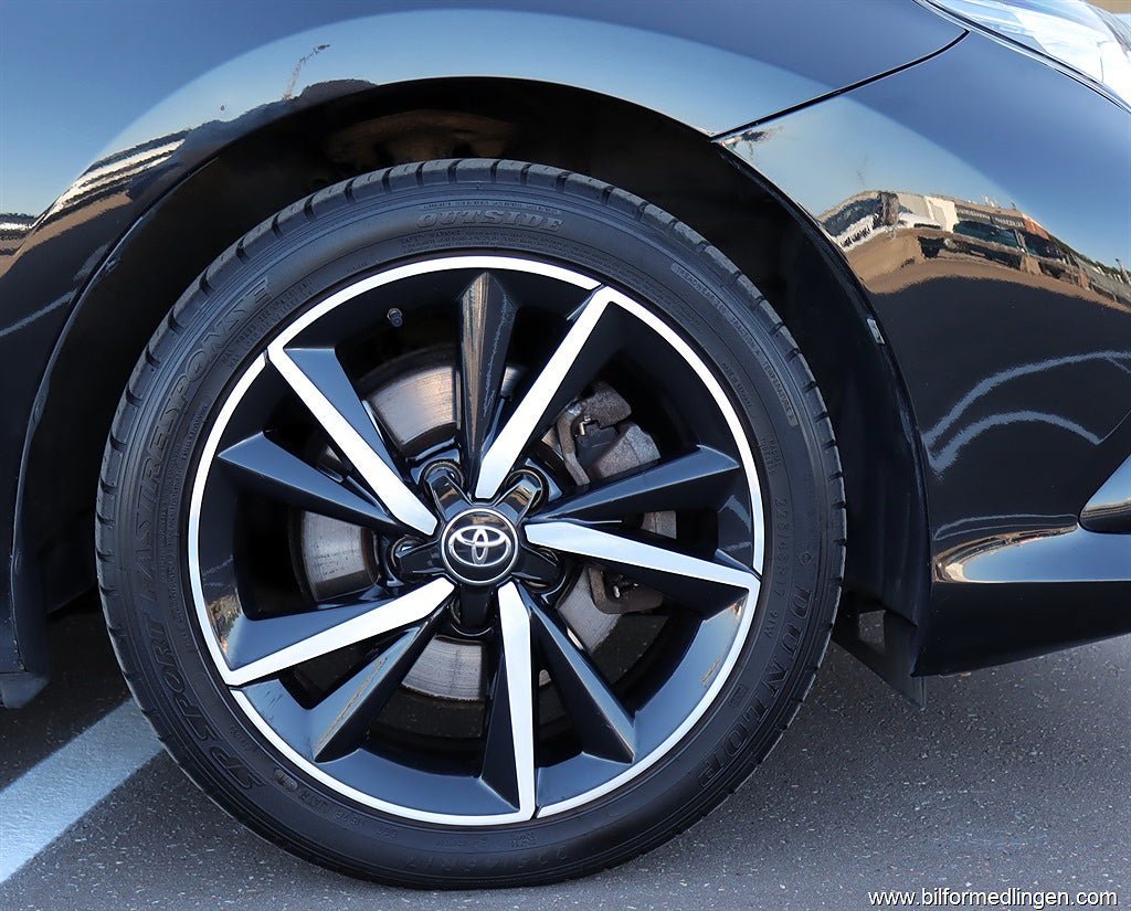 Vehicle Image 14