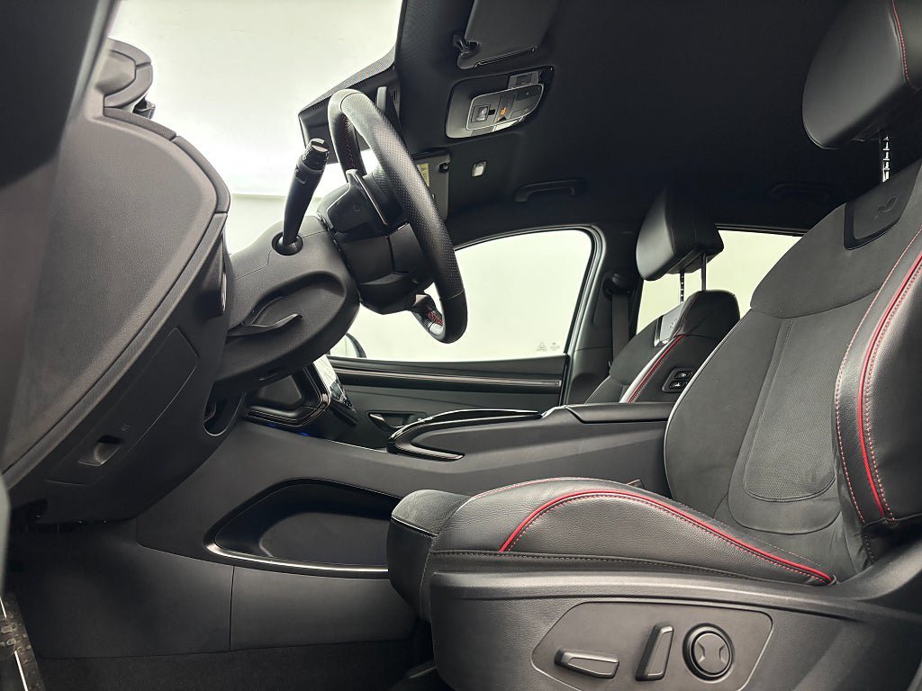 Vehicle Image 13