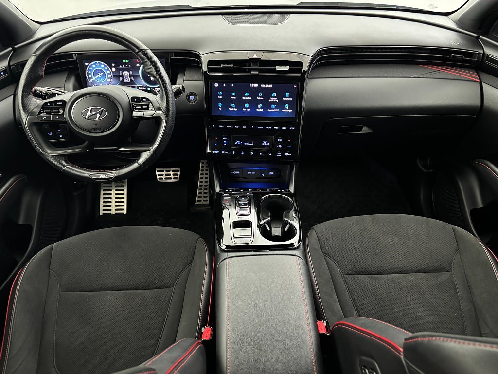Vehicle Image 16