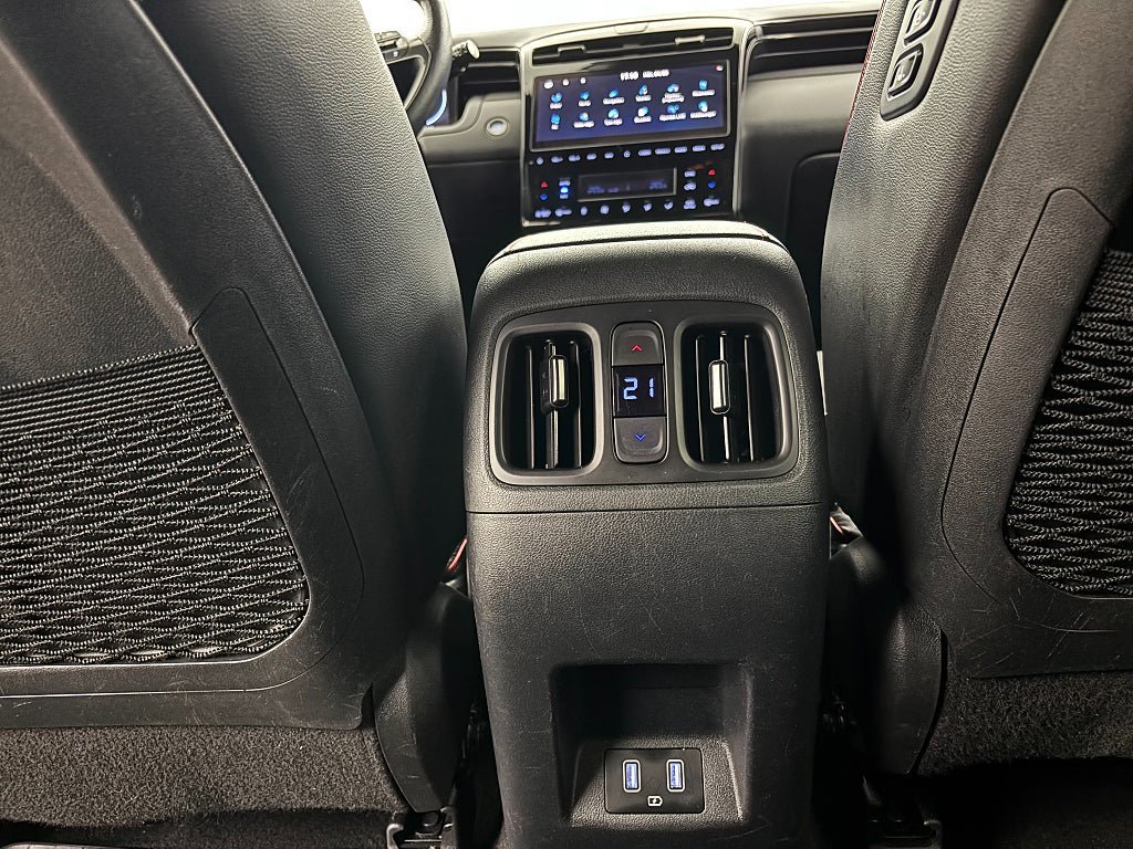 Vehicle Image 18