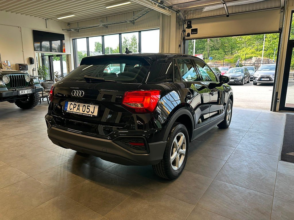 Vehicle Image 6