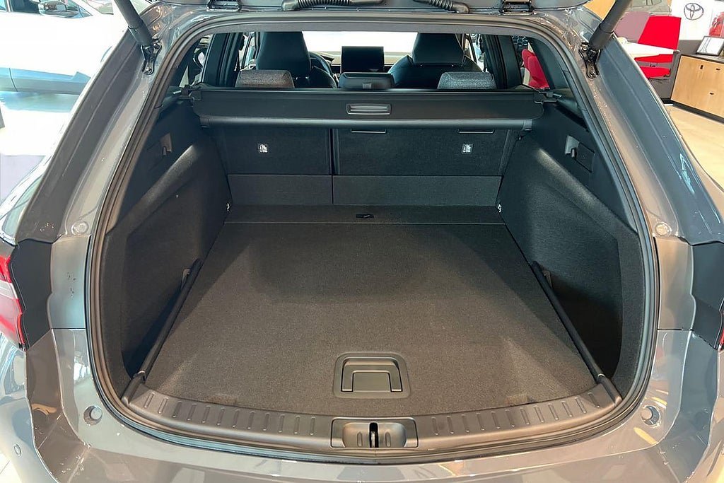 Vehicle Image 12