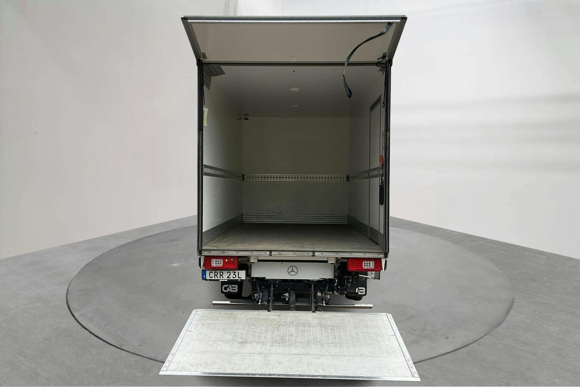 Vehicle Image 9