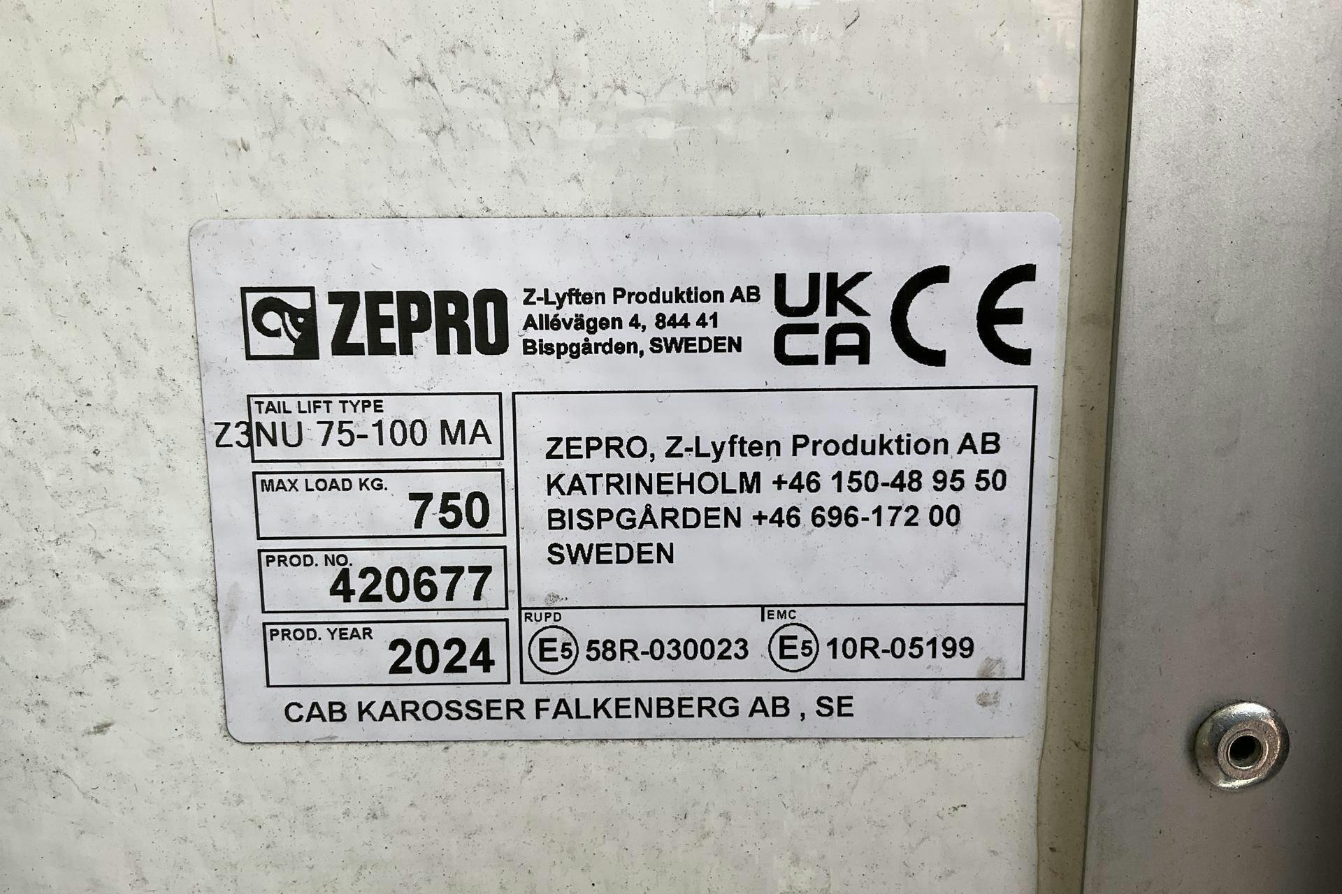 Vehicle Image 12