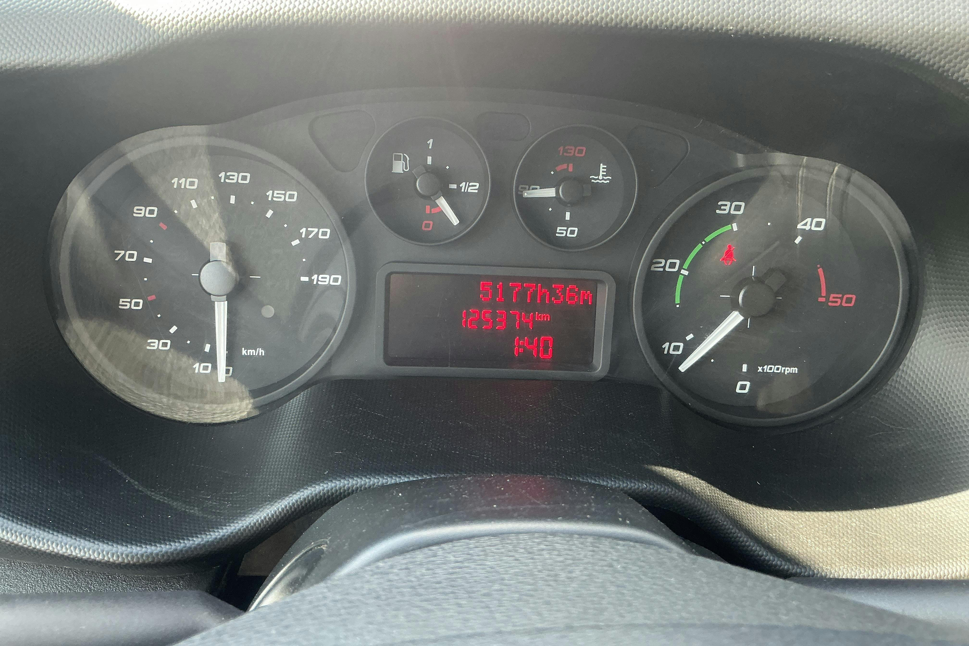 Vehicle Image 8