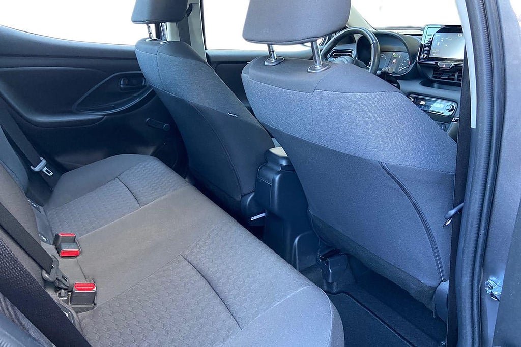 Vehicle Image 9