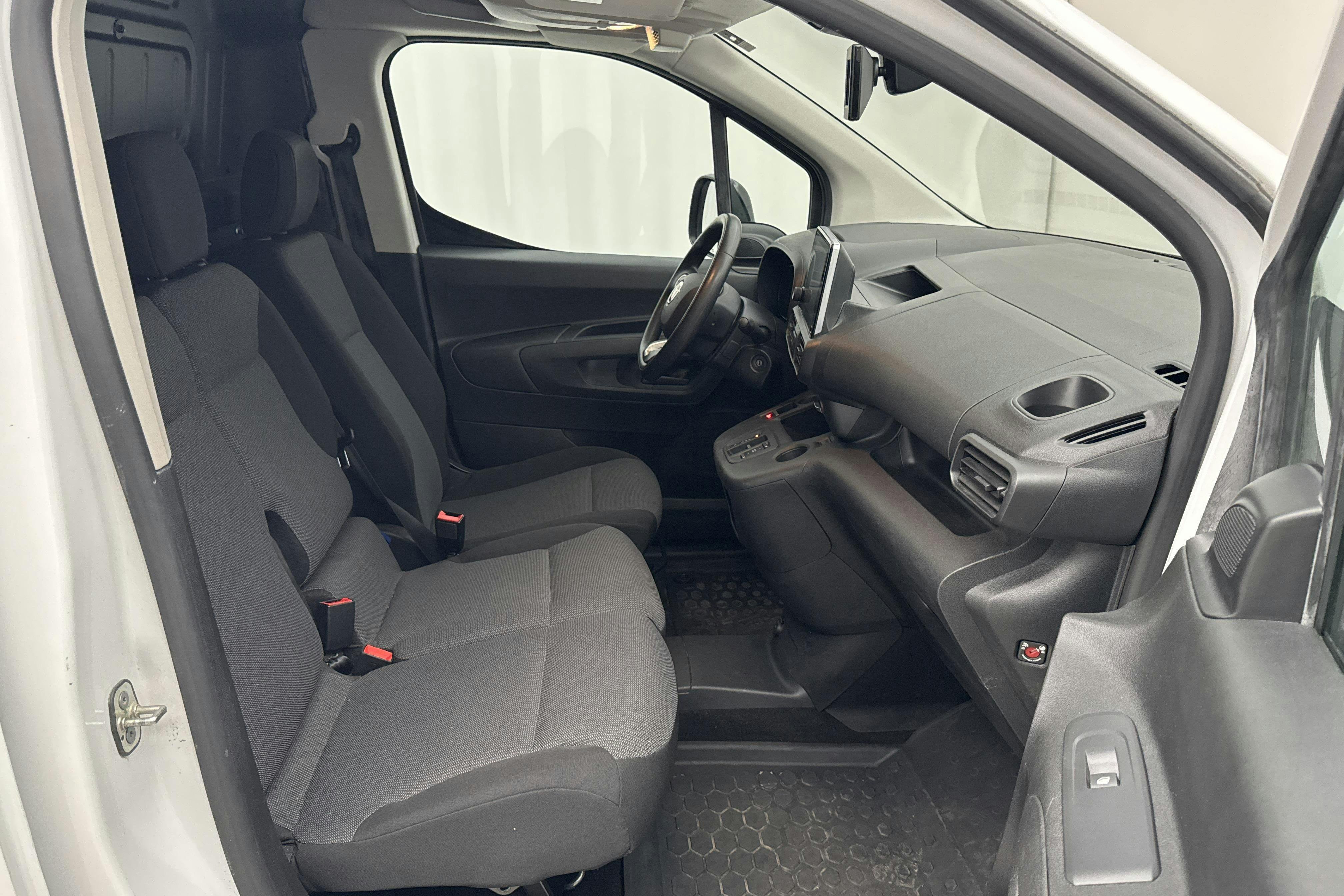 Vehicle Image 7
