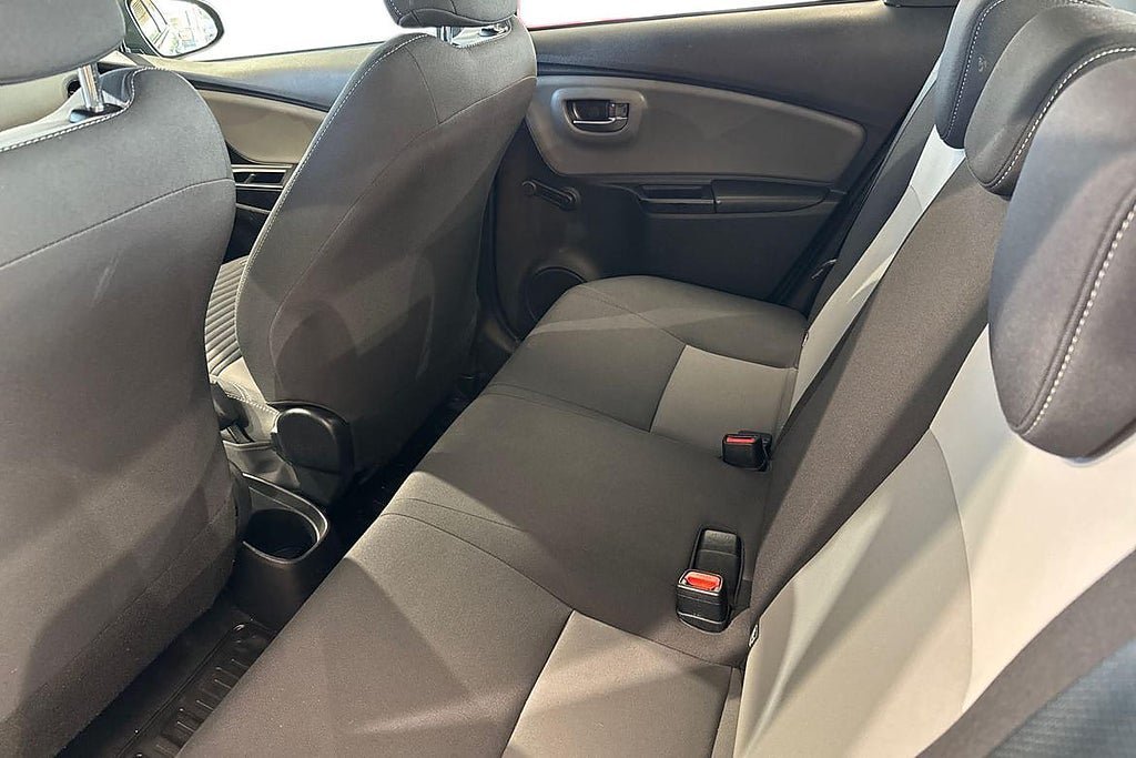 Vehicle Image 13