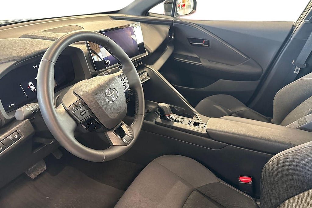 Vehicle Image 14
