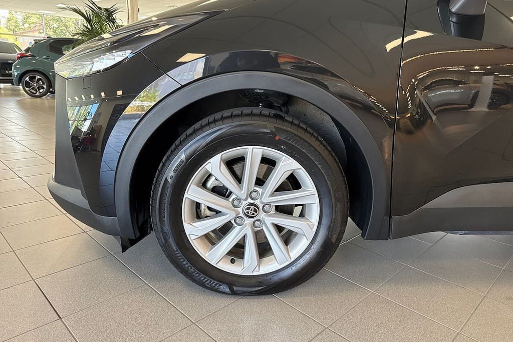 Vehicle Image 17