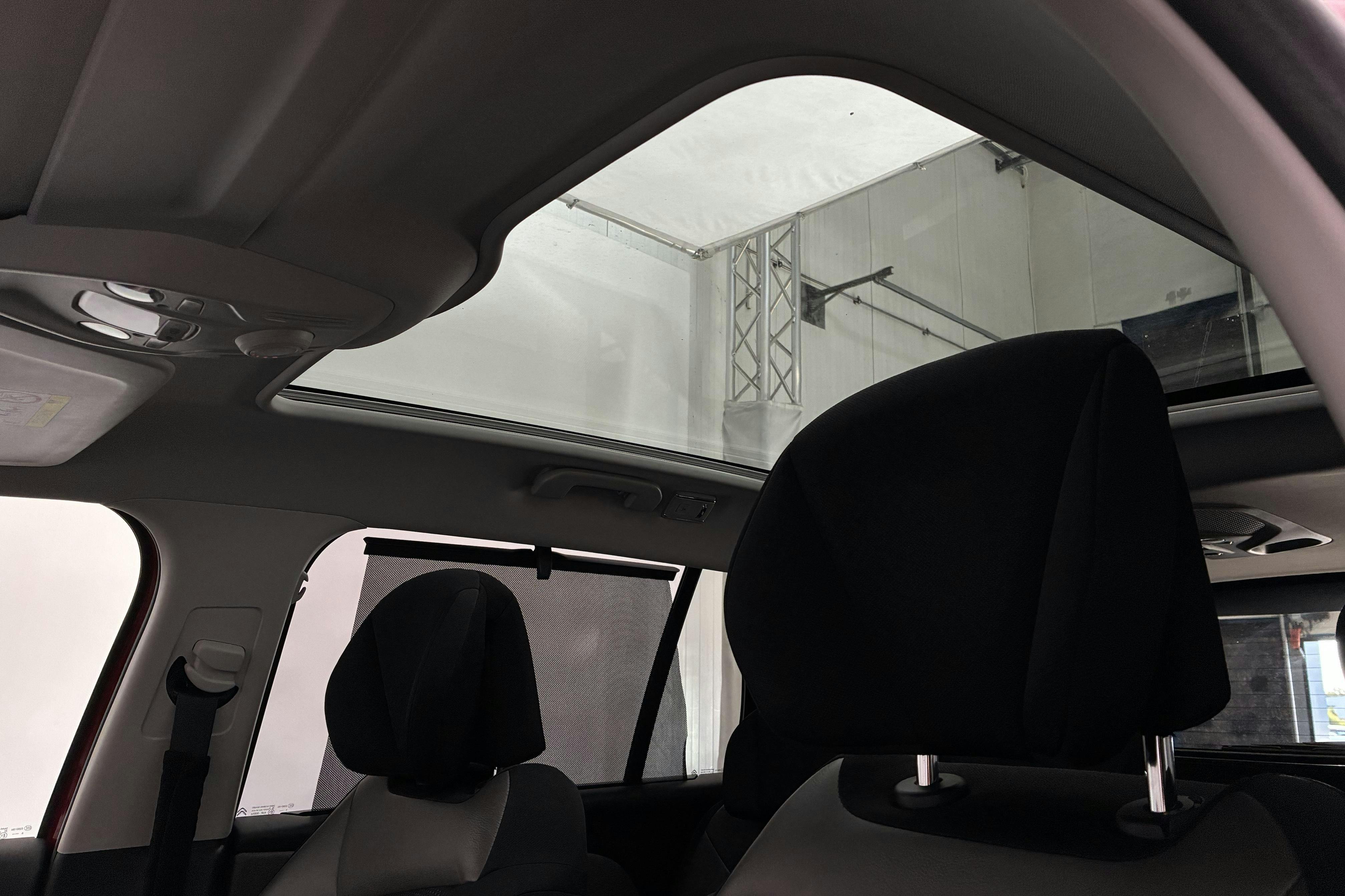 Vehicle Image 15