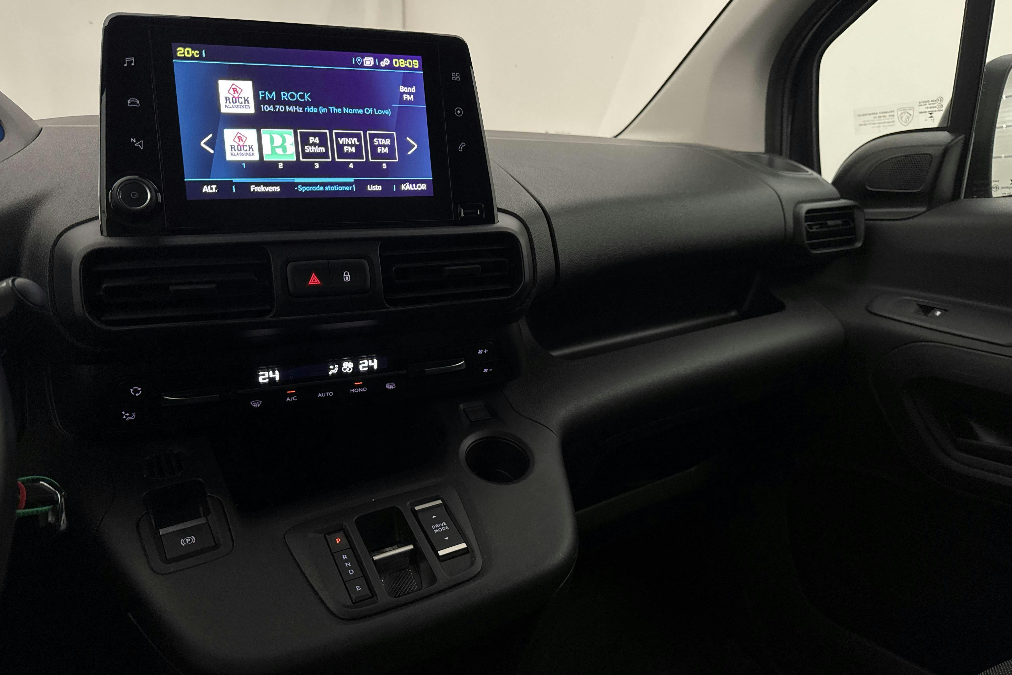 Vehicle Image 14