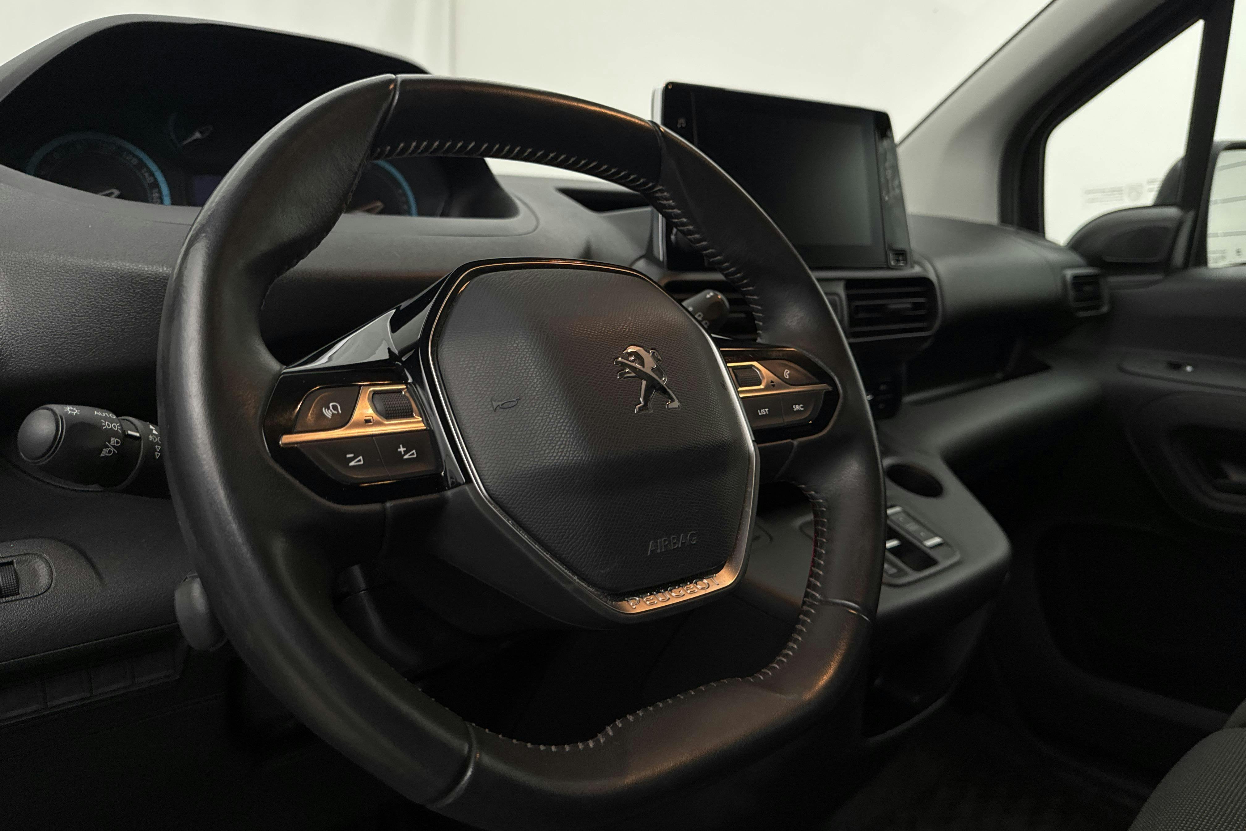 Vehicle Image 15