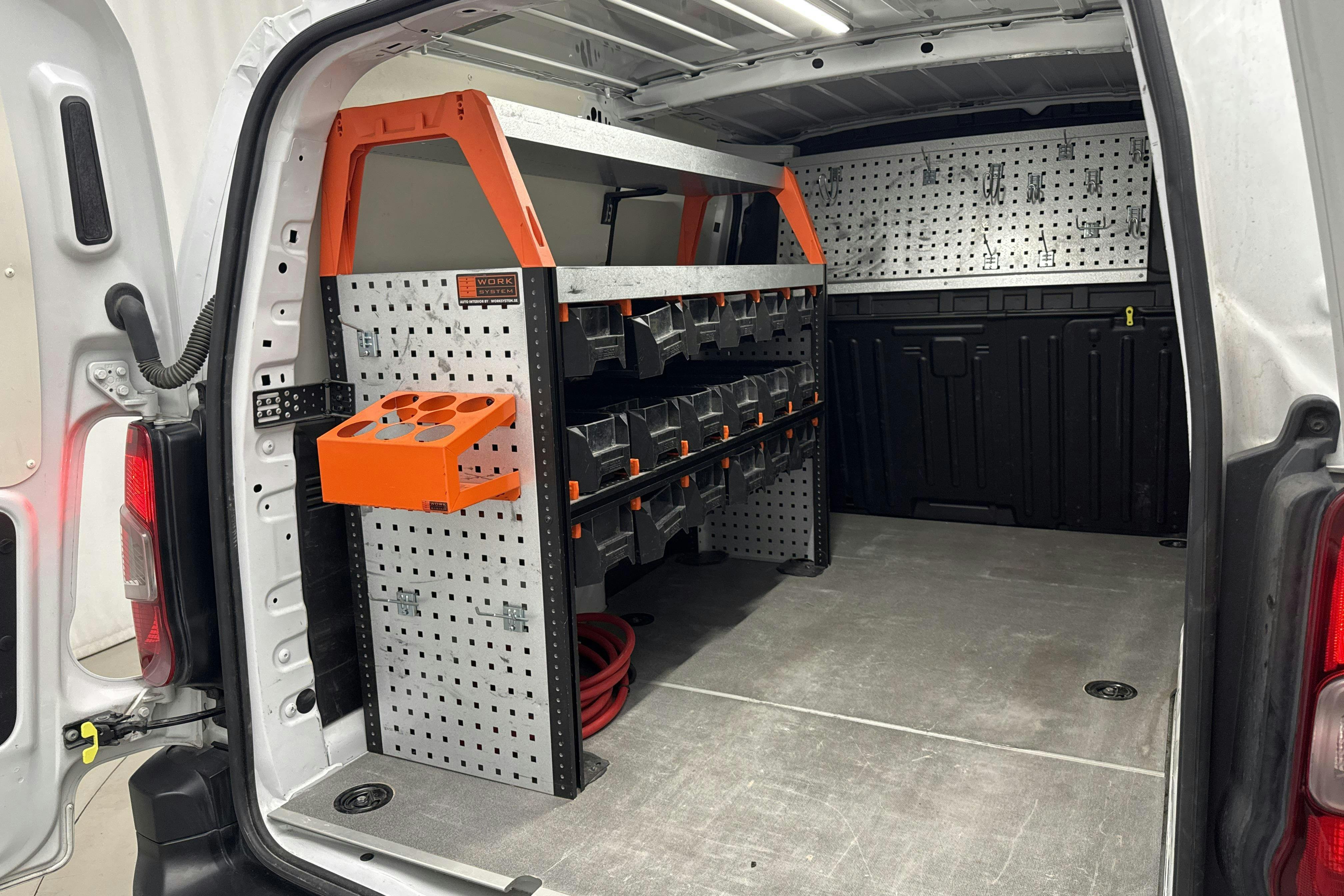 Vehicle Image 15