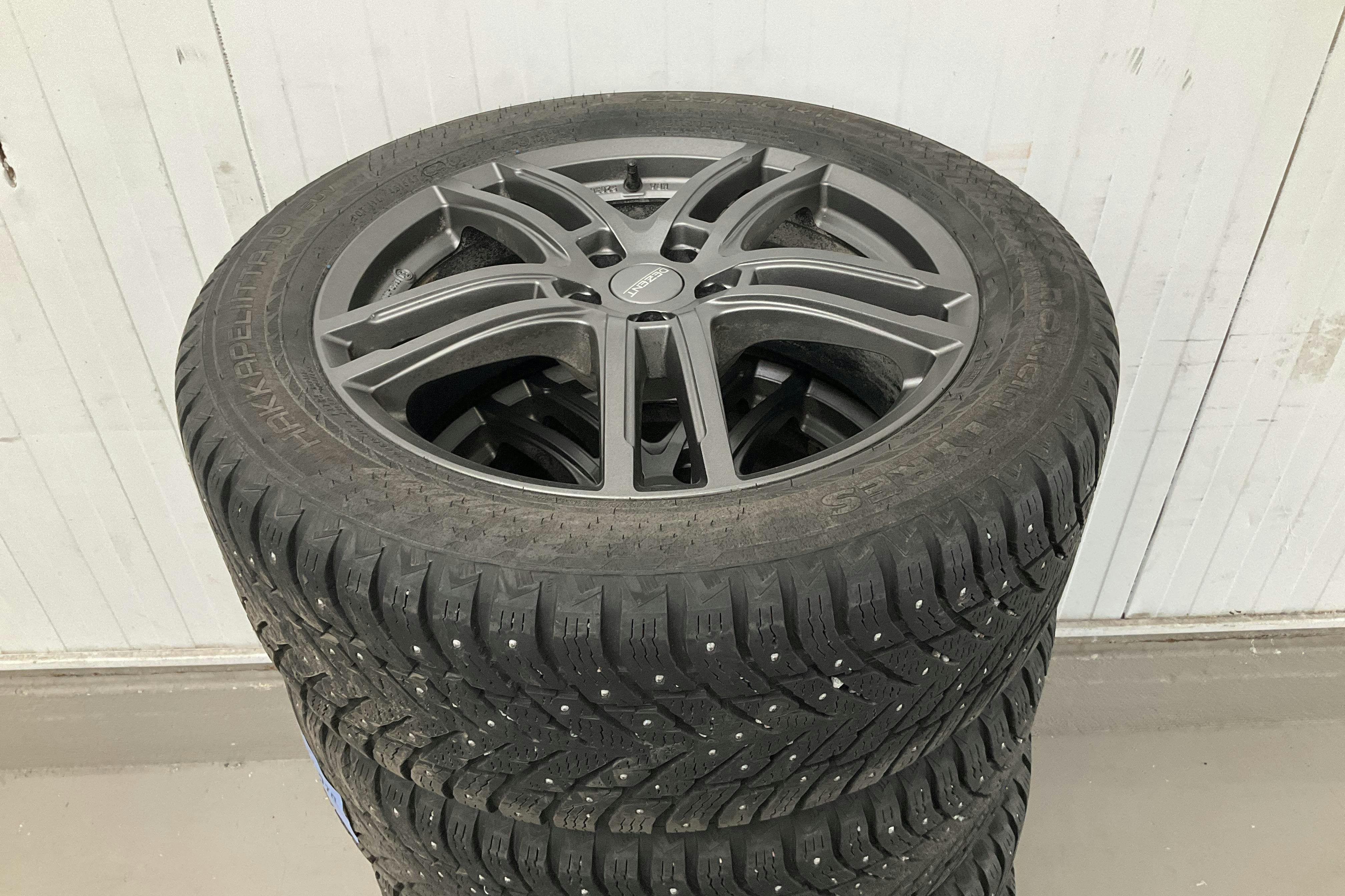 Vehicle Image 23