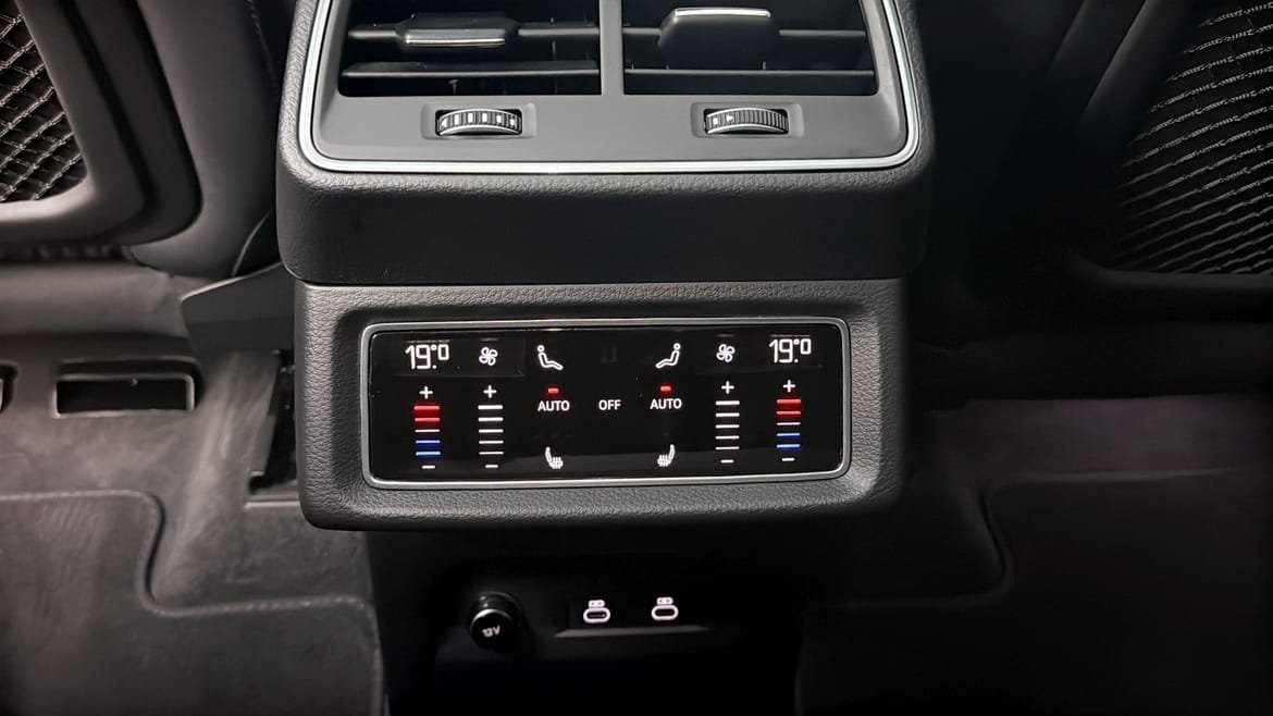 Vehicle Image 24