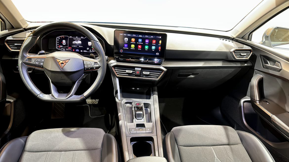 Vehicle Image 10