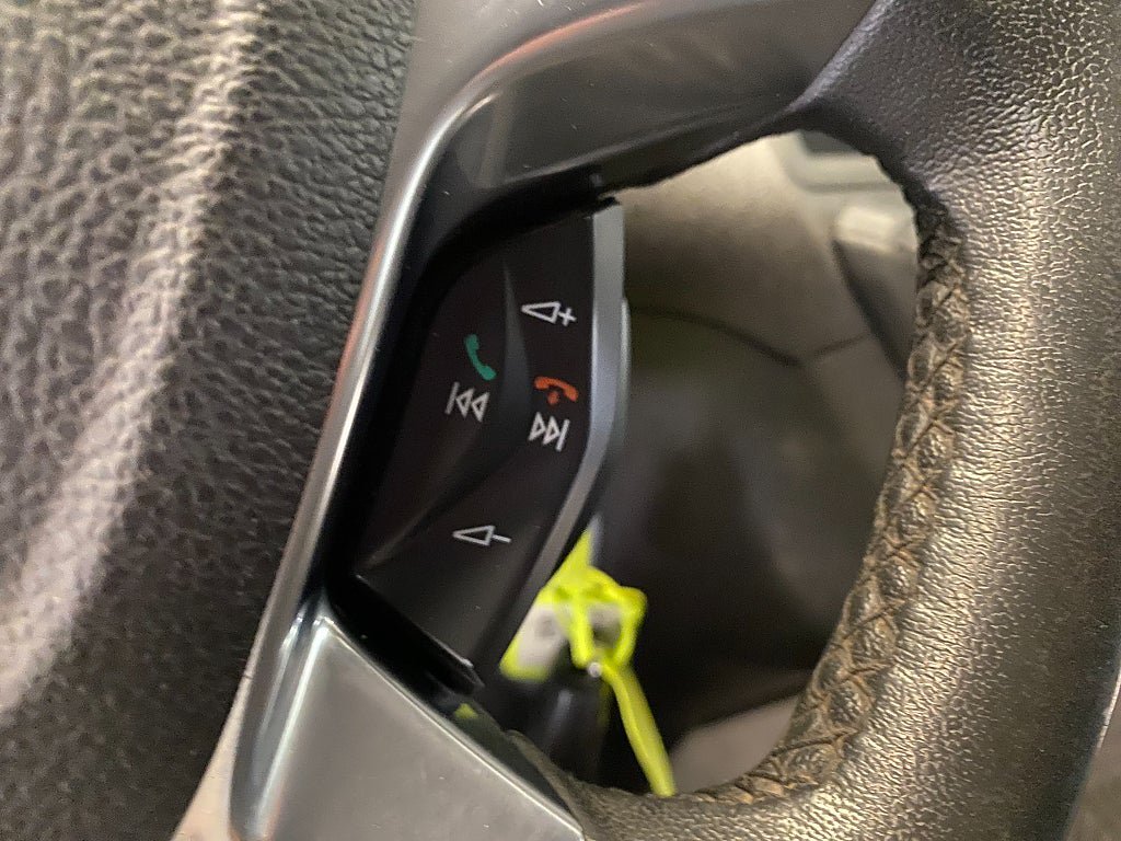 Vehicle Image 32