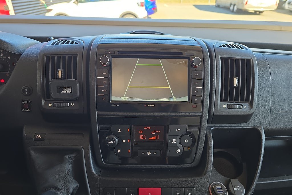 Vehicle Image 24
