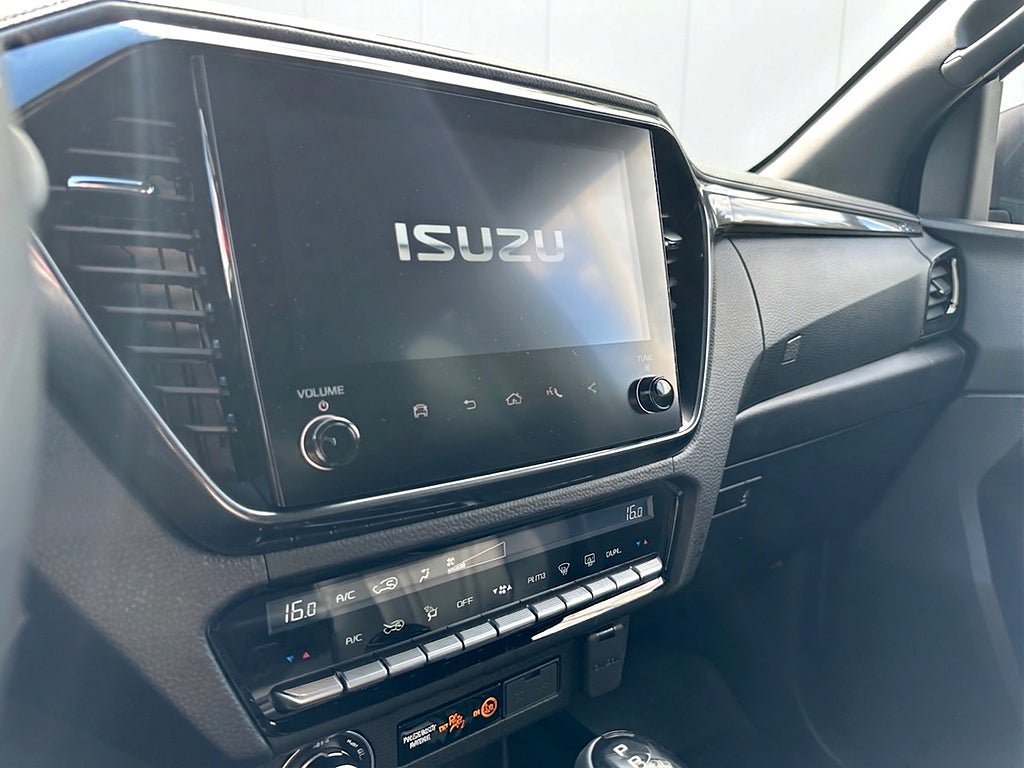 Vehicle Image 16