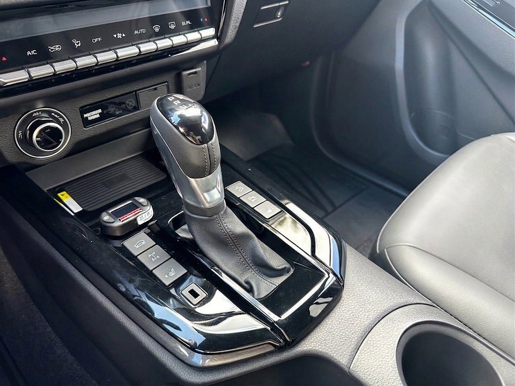 Vehicle Image 17