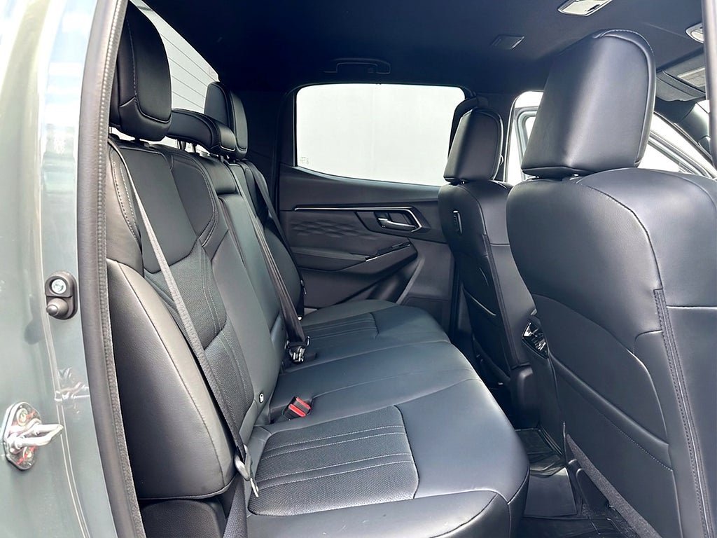 Vehicle Image 22