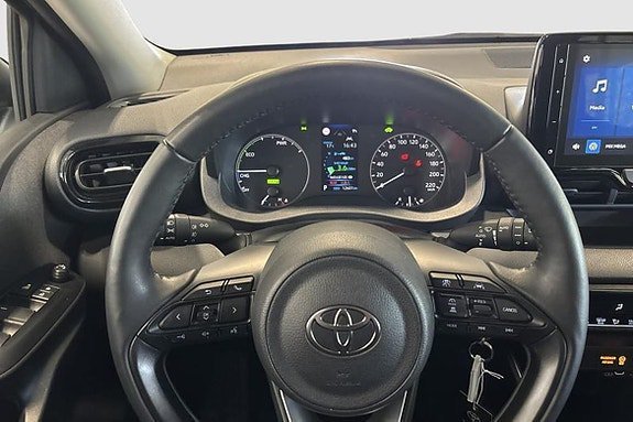 Vehicle Image 10