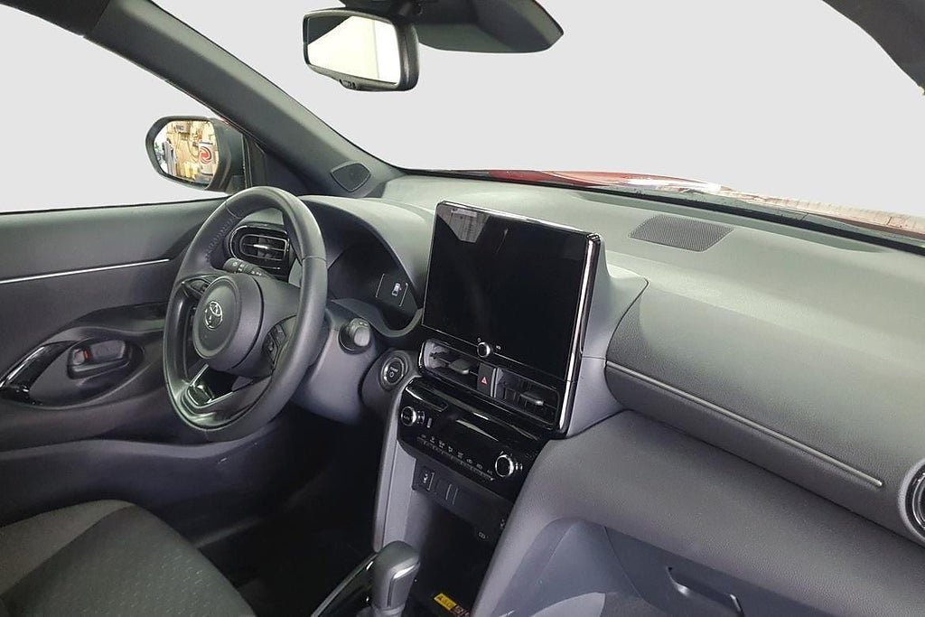 Vehicle Image 9