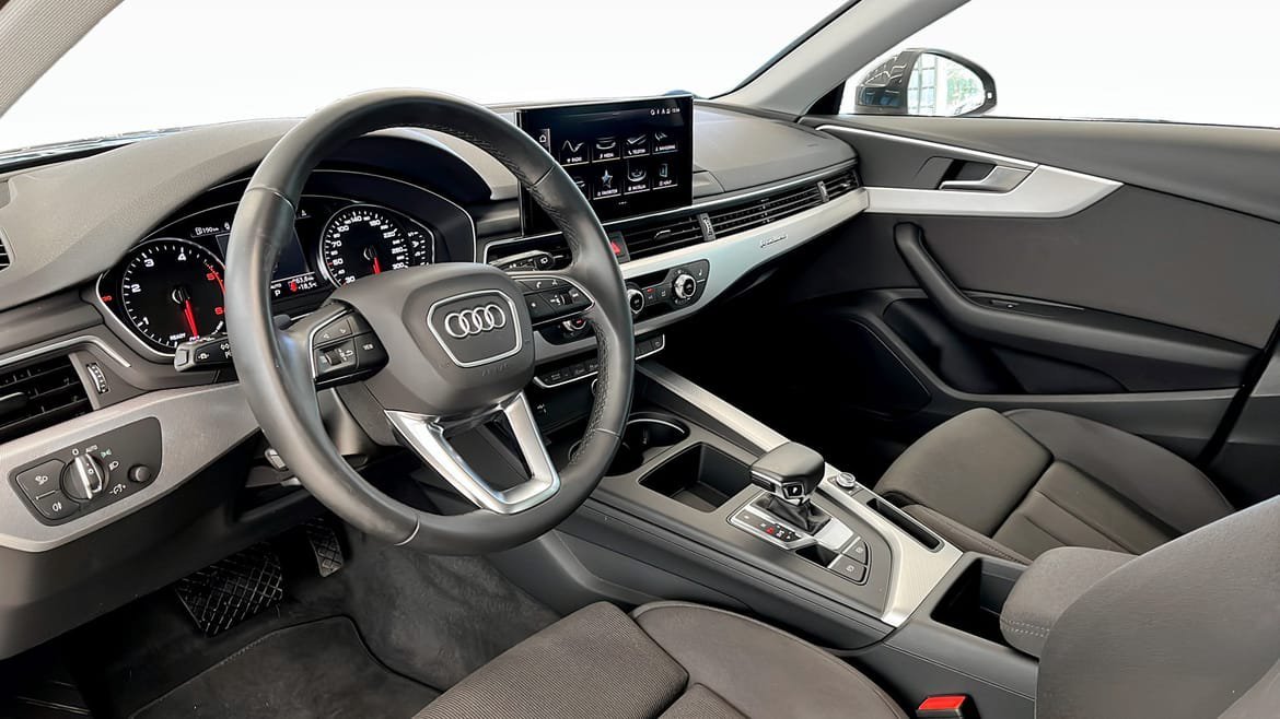 Vehicle Image 9