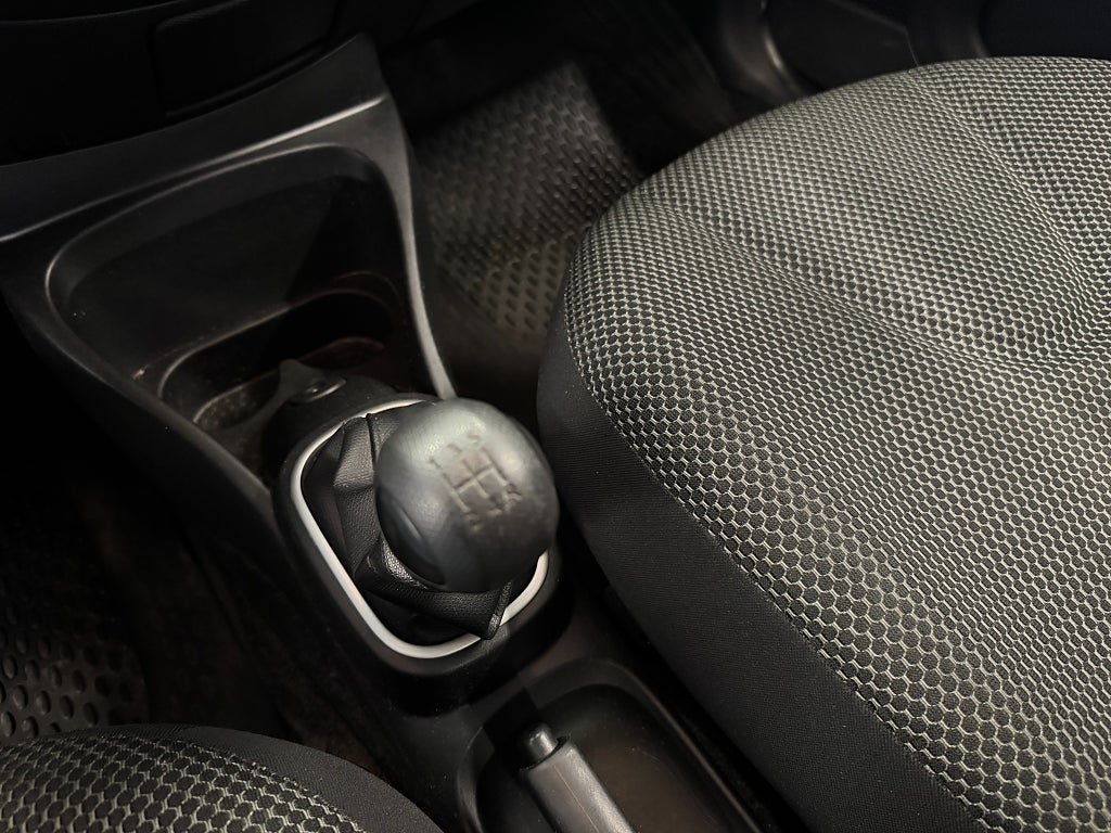 Vehicle Image 19