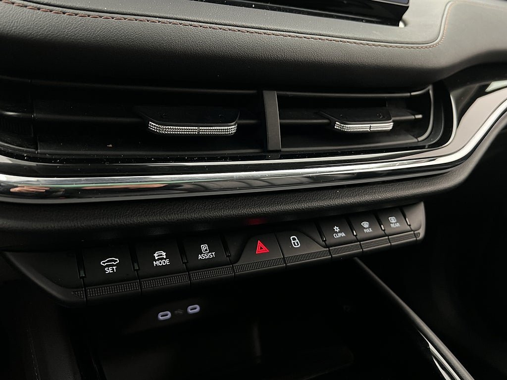 Vehicle Image 28